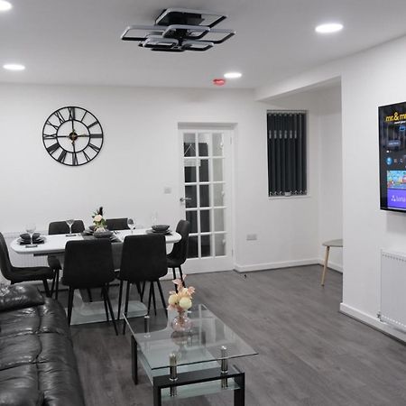 Modernized Three Bedroom House Near City Stadium, Attractions, City Centre - Sky N Netflix - Convenient Transport מנצ'סטר מראה חיצוני תמונה