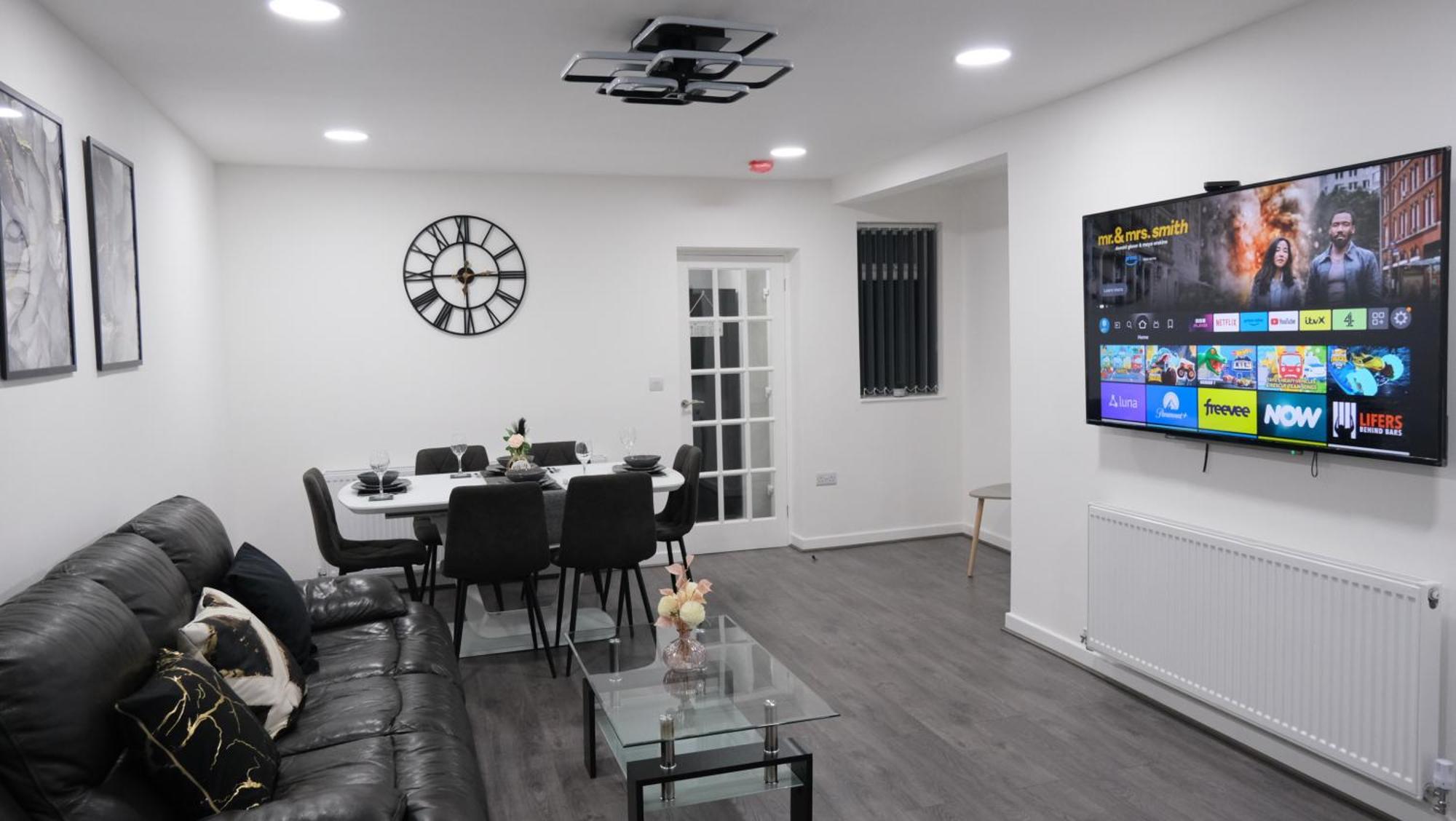 Modernized Three Bedroom House Near City Stadium, Attractions, City Centre - Sky N Netflix - Convenient Transport מנצ'סטר מראה חיצוני תמונה