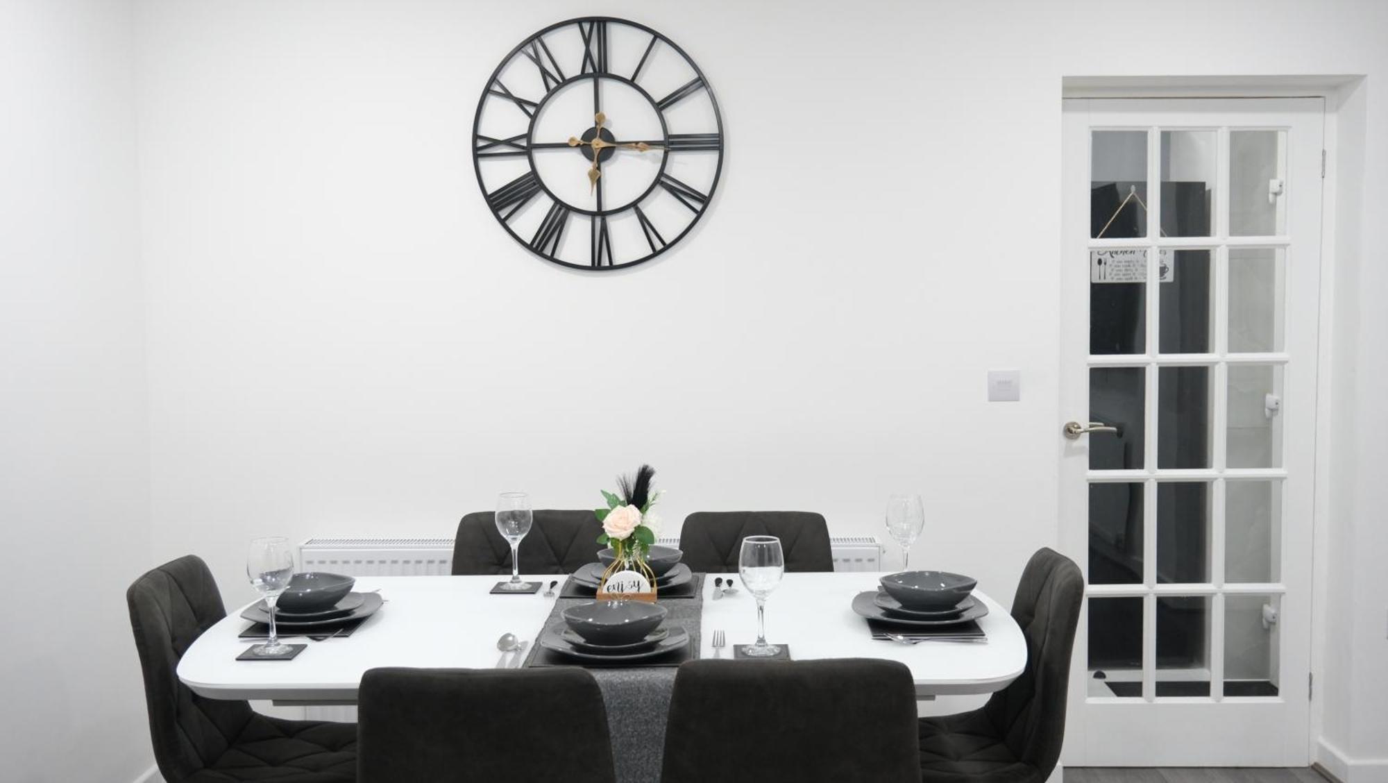 Modernized Three Bedroom House Near City Stadium, Attractions, City Centre - Sky N Netflix - Convenient Transport מנצ'סטר מראה חיצוני תמונה